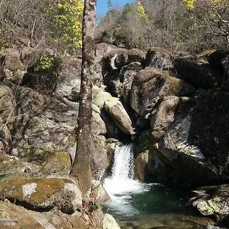 Casa Do Telhado بيت للعطل *