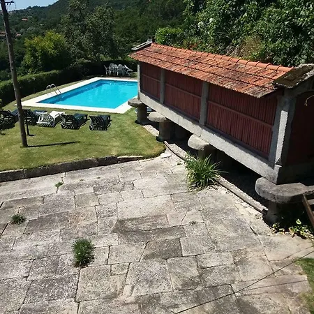 Casa Do Telhado بيت للعطل *